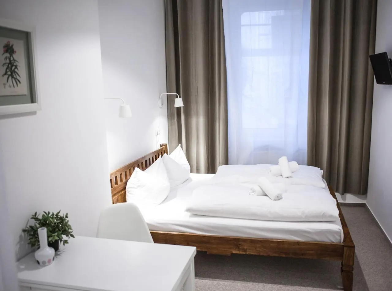 Pension Absolut Berlin 2*,
